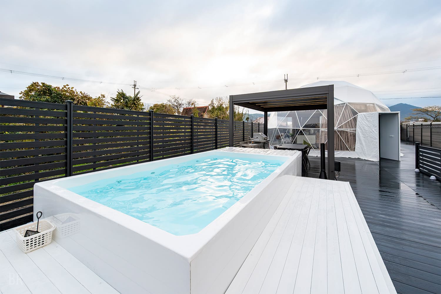 大型のプライベートプール